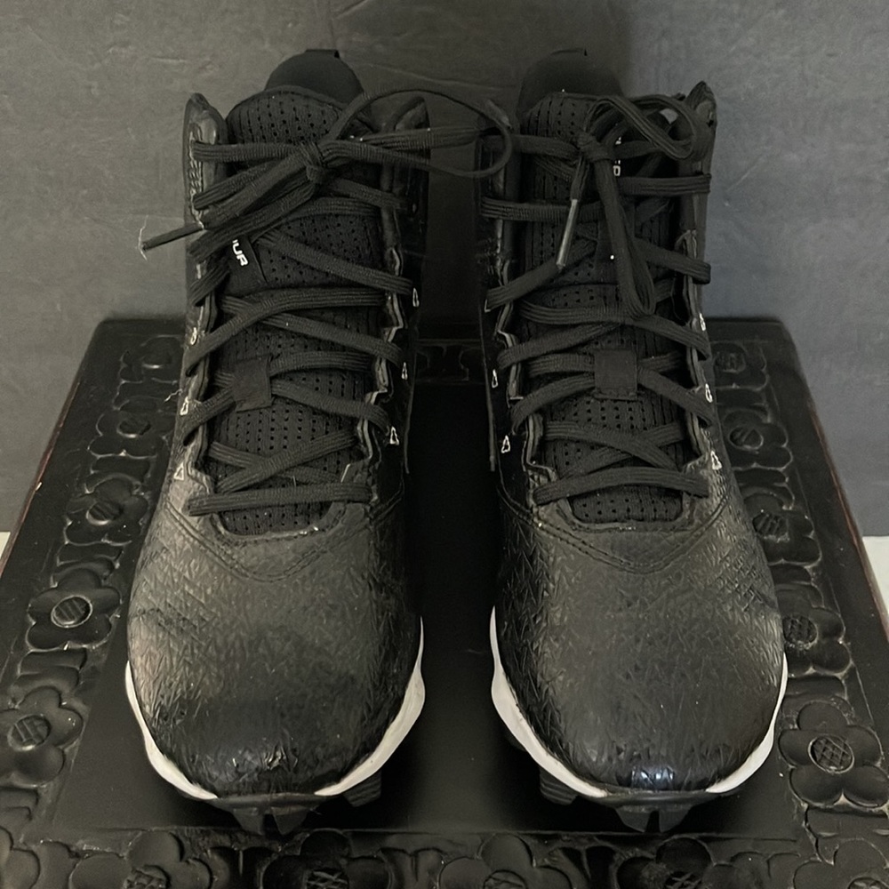 INDER ARMOUR BOYS ATHLETIC CLEATS - Picture 2 of 11